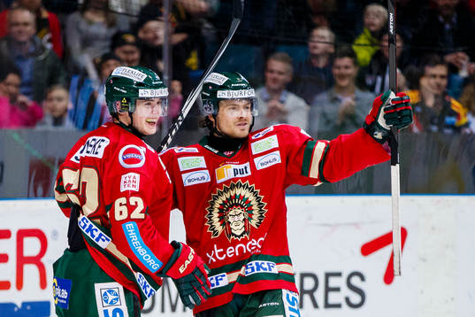 Frölundas Artturi Lehkonen och Mats Rosseli Olsen jublar