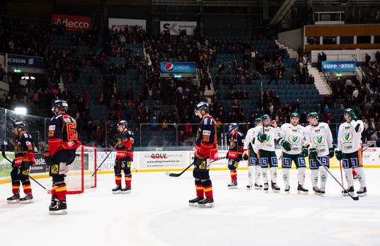 Djurgårdens spelare lämnar planen