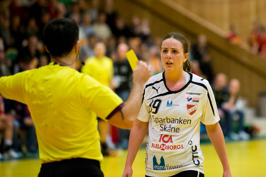 Lugis Emelie Westberg får en varning