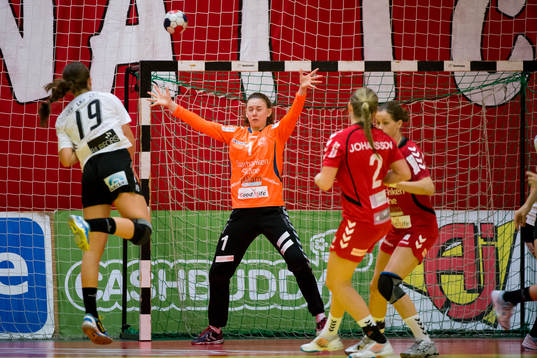 Lugis Emelie Westberg skjuet förbi H65 Höörs målvakt