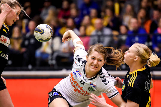 Önnereds Sandra Kvarnström och Sävehofs Tilda Olsson