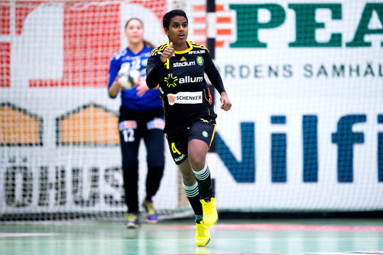 Sävehofs Louise Sand jublar