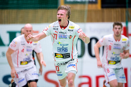 Drotts Henrik Olsson jublar