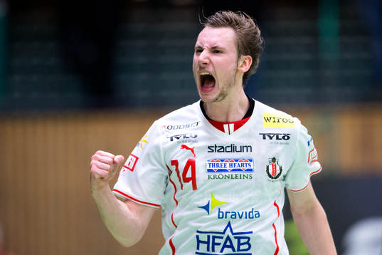 Drotts Viktor Halen jublar