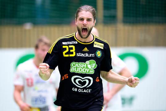 Sävehofs Viktor Ottosson jublar