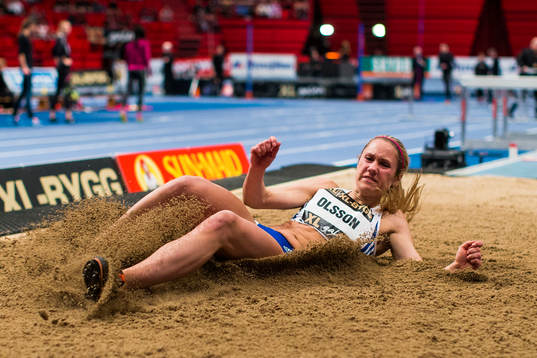 Malin Olsson i damernas längdhopp