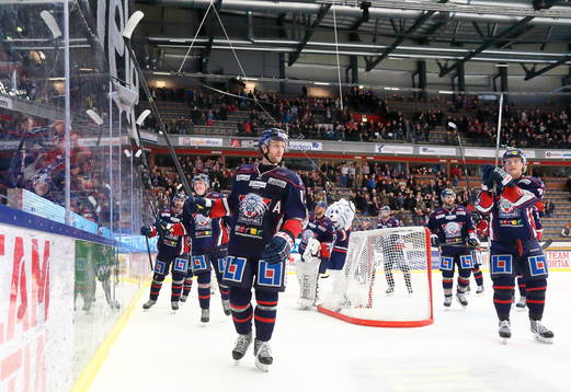 Linköping med Sebastian Karlsson jublar