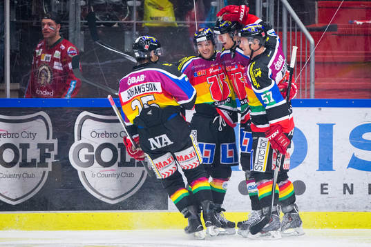 Örebros Marko Anttila gör 2-0 och jublar