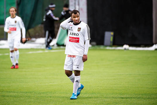 Brommapojkarnas Serge Junior Martinsson Ngouali deppar