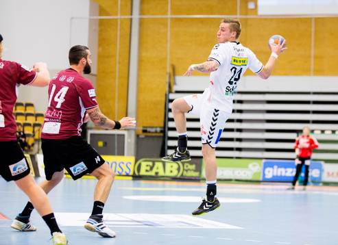 Lugis Nemanja Milosevic och Redbergslids Linus Arnesson