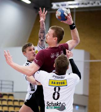 Lugis Felix Kasch och Redbergslids Linus Arnesson och