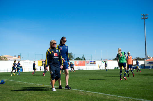 Marika Domanski Lyfors och Lotta Schelin