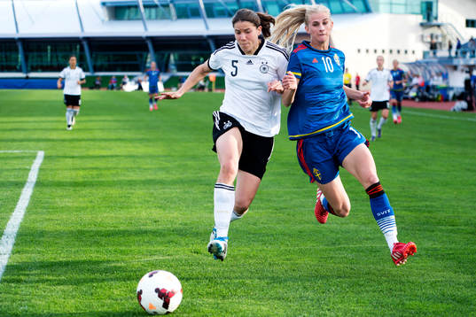 Tysklands Annike Krahn och Sveriges Sofia Jakobsson