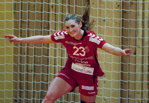 Höörs Marie Wall i matchen i damernas elitserie i