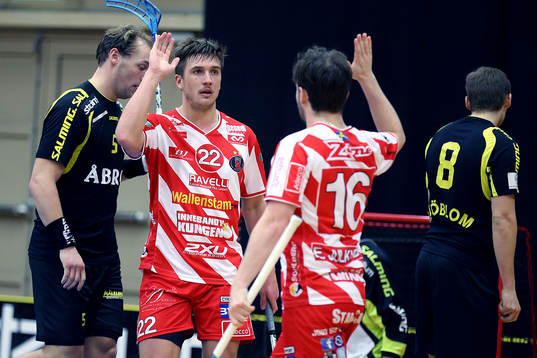 Pixbos Linus Henriksson och Emil Julkunen jublar