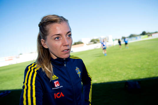 Sveriges Linda Sembrant blir intervjuad
