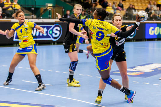 Metz Paule Baudouin skjuter ett skott på mål
