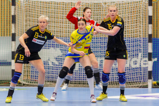 Metz Yvette Broch