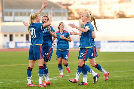 Sveriges Sofia Jakobsson jublar