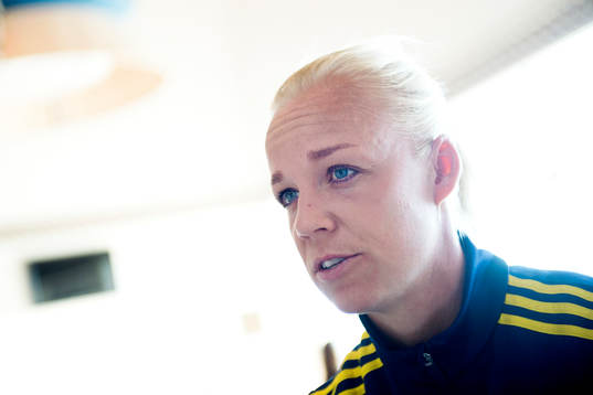 Sveriges Caroline Seger blir intervjuad