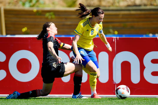 Sveriges Lotta Schelin och Tysklands Annike Krahn