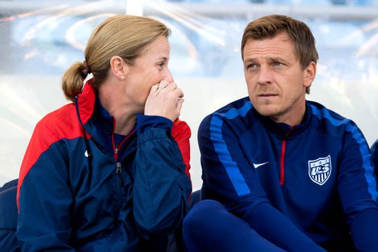 s förbundskapten Jill Ellis och assisterande