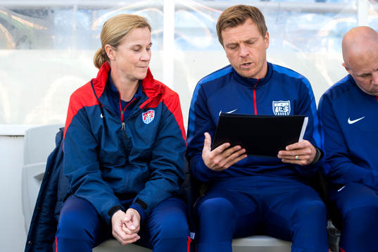 s förbundskapten Jill Ellis och assisterande