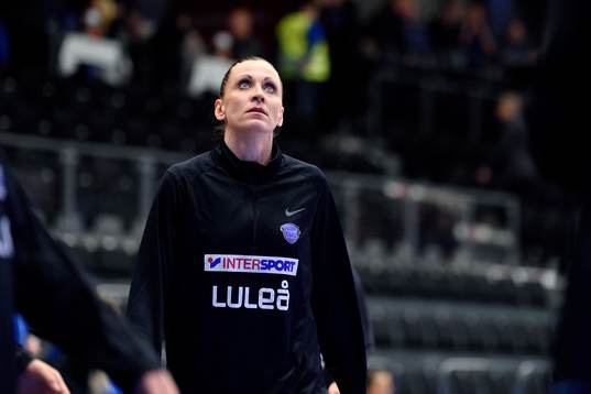 Northlands Anna Barthold på uppvärmningen