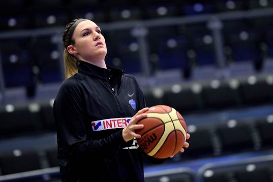 Northlands Emily Correal på uppvärmningen