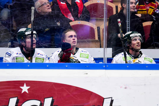 Tre spelare i Frölunda sitter utvisade