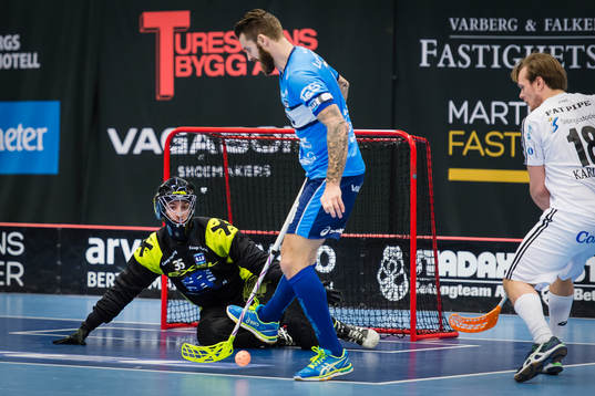 Warbergs målvakt Per Svedin och Mattias Wallgren