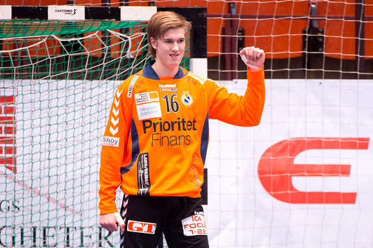 Redbergslids målvakt Tobias Thulin jublar