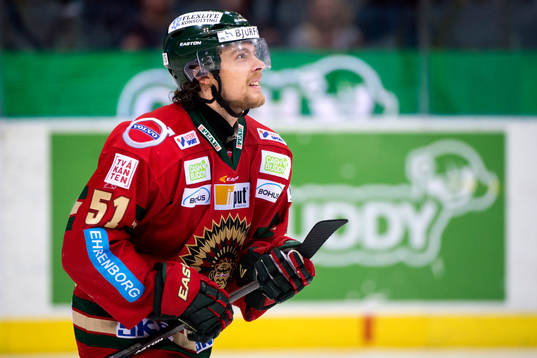 Frölundas Mats Rosseli Olsen firar