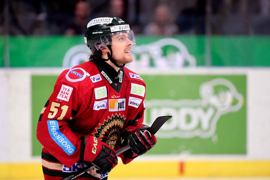 Frölundas Mats Rosseli Olsen firar