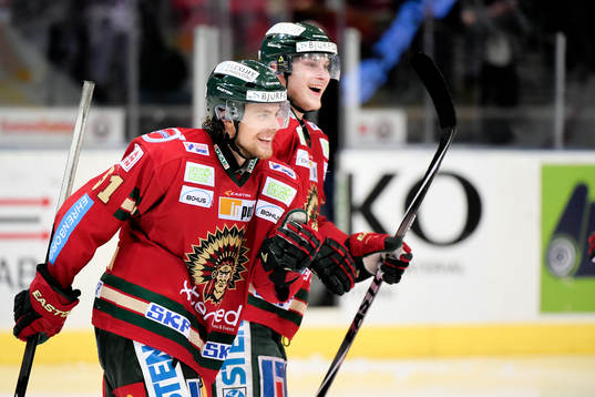 Frölundas Mats Rosseli Olsen firar