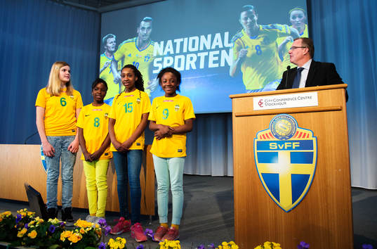Flickor som deltar i temat "Alla är olika - olika är bra,