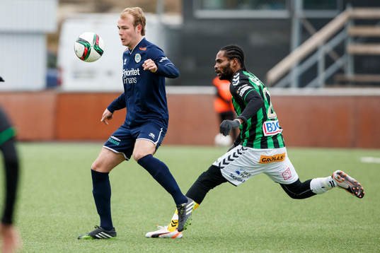 Utsiktens Joakim Edström och Gais Richard Ntomba Ekunde
