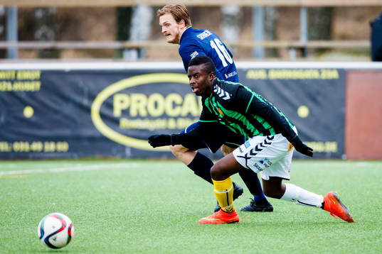 Gais Kieron Cadogan och Utsiktens Peter Nilsson