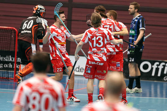 Pixbos Linus Henriksson jublar