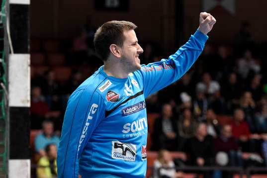 HK Malmös målvakt Nebosja Simic jublar