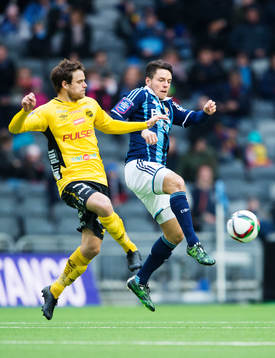 Elfsborgs Henning Hauger och Djurgårdens Kerim Mrabti