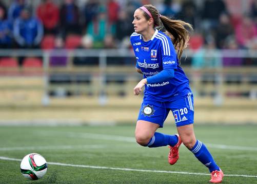 s Shelina Zadorsky med bollen