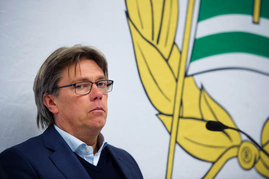 Djurgårdens tränare Per Olsson deltar i en presskonferens