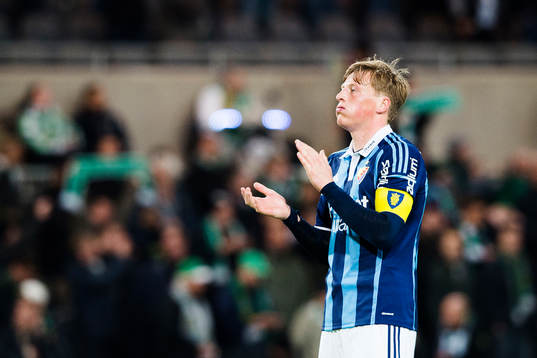Djurgårdens Emil Bergström deppar och tackar publiken