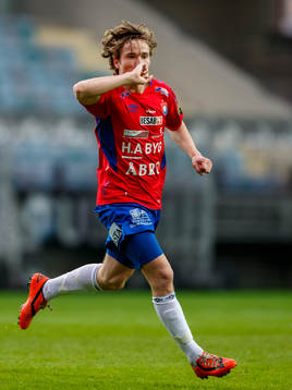 Örgrytes Jakob Lindström jublar