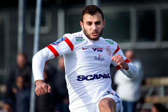 Assyriska Mattias Genc firar