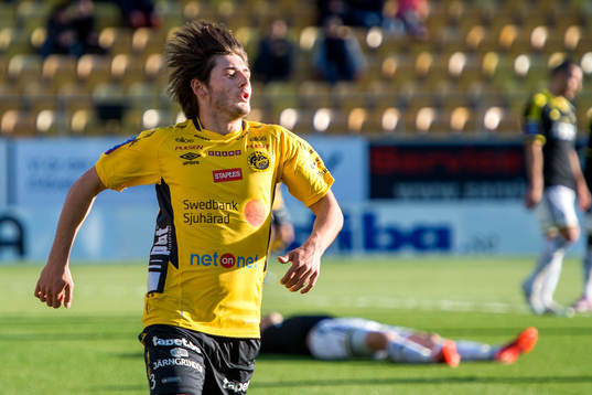 Elfsborgs Arber Zeneli jublar