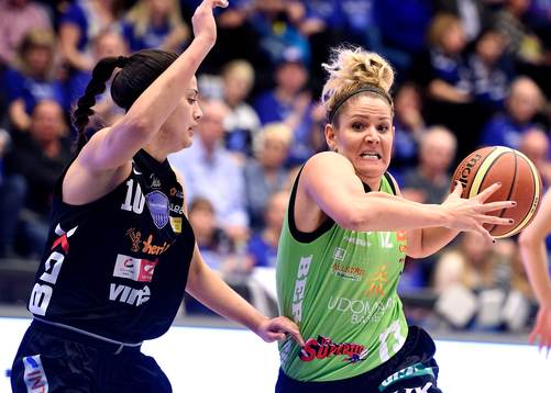 s Katie Bussey och Udominate:s Pamela Blomberg