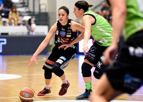 s Katie Bussey och Udominate:s Ilaria Zanoni
