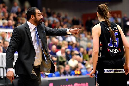 s Head coach Jens Tillman